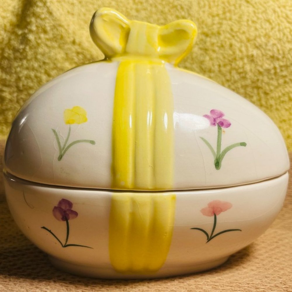 Lefton Easter Egg Trinket Box